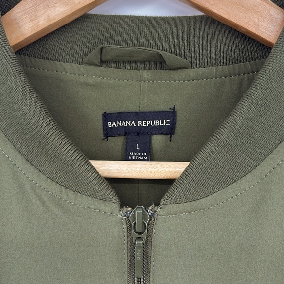 Banana Republic Full-Zip Bomber Jacket Women’s Size Large in Olive Green - EUC! - Picture 8 of 15
